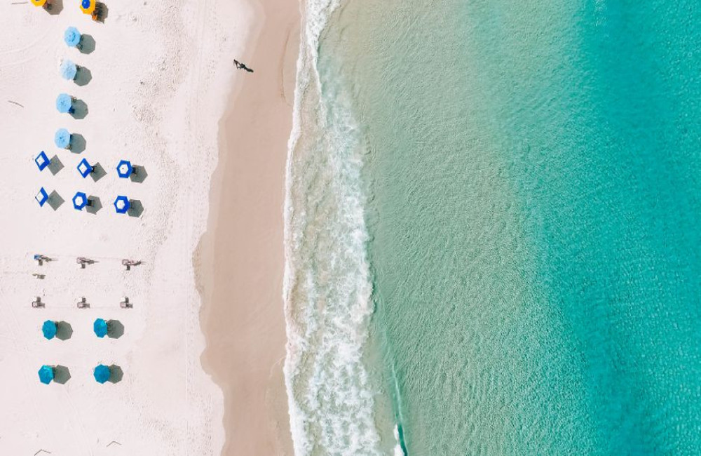 Hoe vaak moet je zonnebrand met SPF50 opnieuw smeren op een stranddag